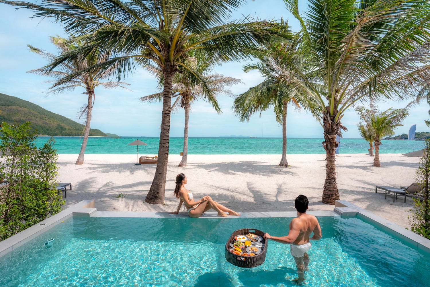 In-Villa Dining